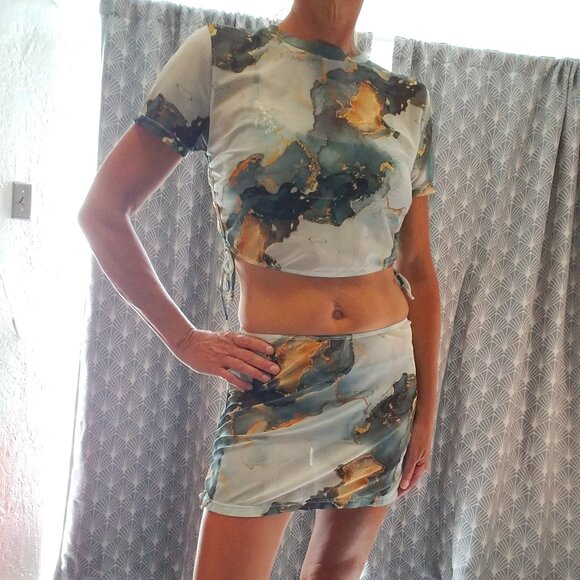 Marble Print Mesh Tee and Skirt Set - Picture 2 of 11